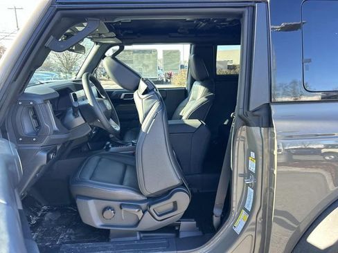 New 2026 Ford Bronco Badlands w/ Sasquatch Package AWD/4WD image 17