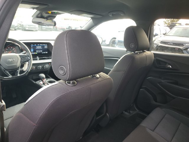 Certified 2026 Chevrolet Trax RS FWD image 9