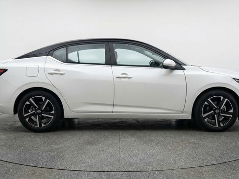 Used 2025 Nissan Sentra SV image 11