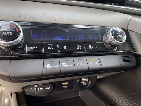 Used 2023 Hyundai Elantra SEL w/ Cargo Package image 10