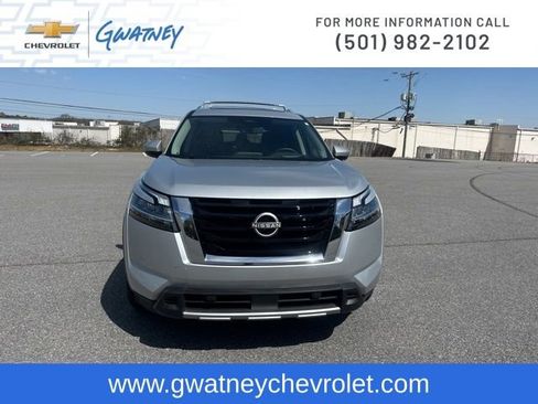 Used 2024 Nissan Pathfinder Platinum w/ Cargo Package image 2