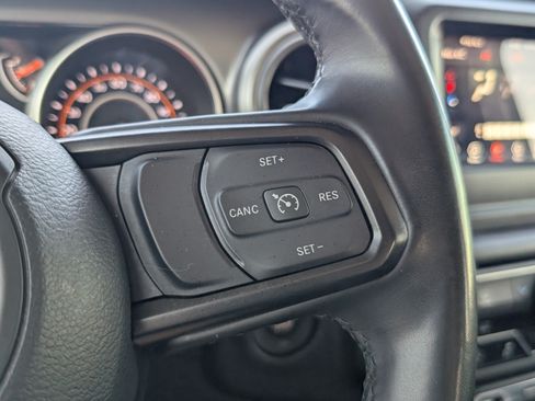 Used 2022 Jeep Wrangler Unlimited Sport AWD/4WD image 25