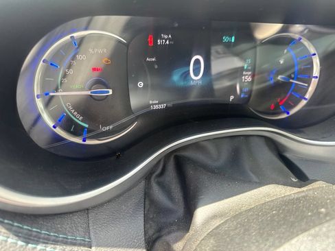 Used 2017 Chrysler Pacifica Platinum FWD image 16