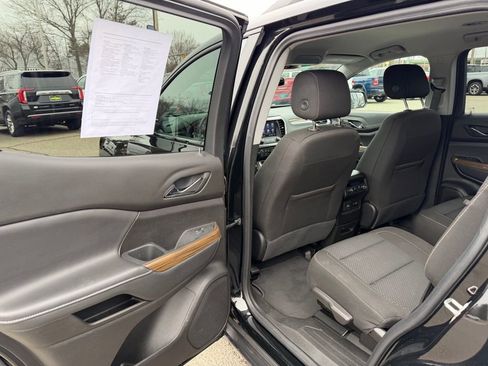 Used 2023 GMC Acadia SLE w/ Driver Convenience Package image 14