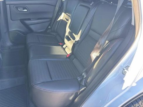 Certified 2025 Nissan Rogue SV image 17