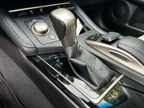 Used 2018 Lexus ES 350 w/ Navigation System Package image 28