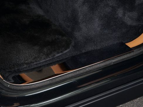 Certified 2019 Rolls-Royce Cullinan AWD/4WD image 9