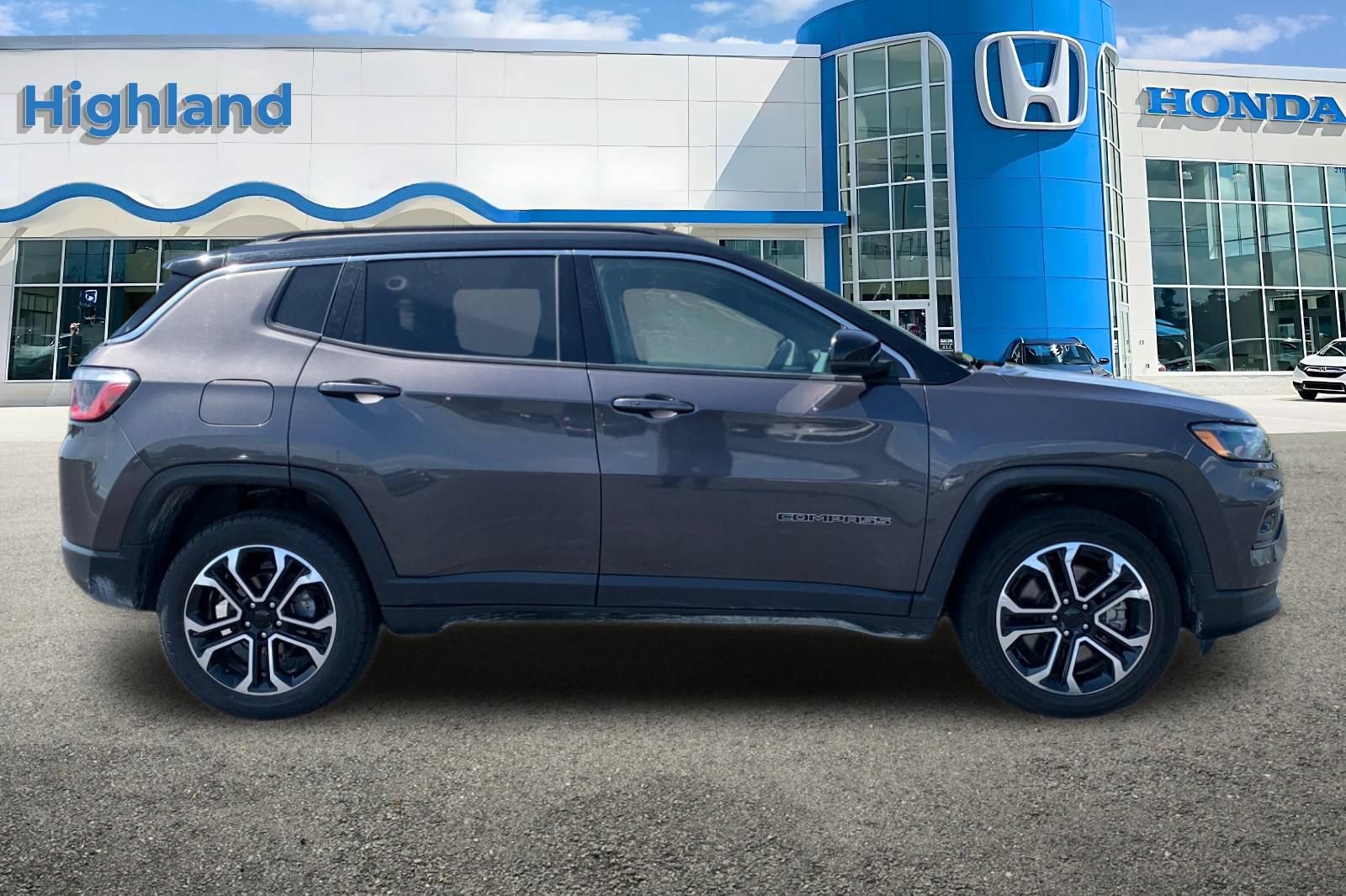 Used 2024 Jeep Compass Limited AWD/4WD image 6