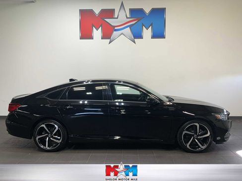Used 2018 Honda Accord Sport image 1