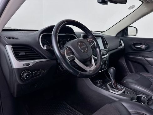 Used 2015 Jeep Cherokee Trailhawk w/ Comfort/Convenience Group image 9