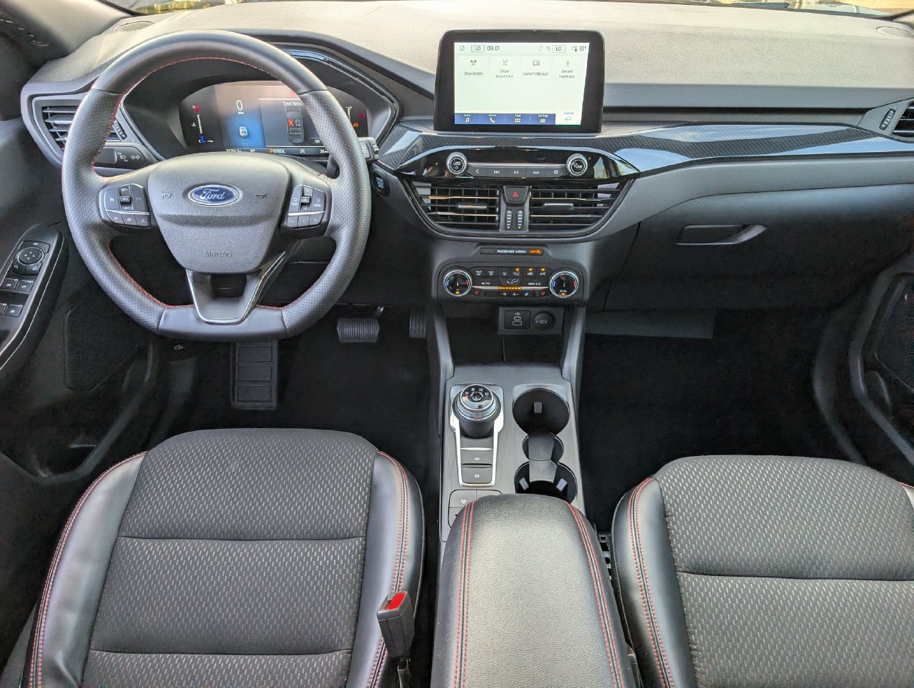 Used 2025 Ford Escape ST-Line Select AWD/4WD image 9