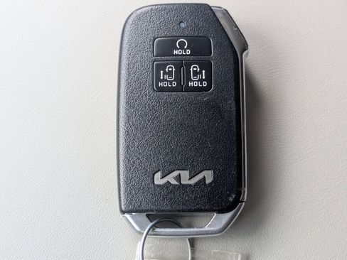 Used 2024 Kia Carnival SX Prestige FWD image 33