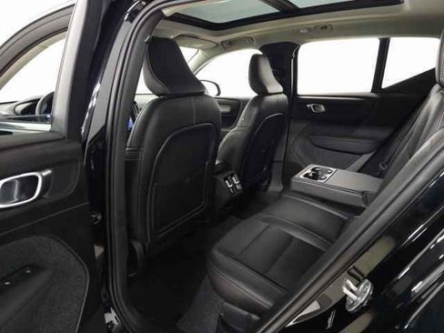 Certified 2025 Volvo XC40 B5 Plus image 32