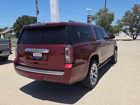 Used 2018 GMC Yukon XL Denali w/ Denali Ultimate Package AWD/4WD image 8