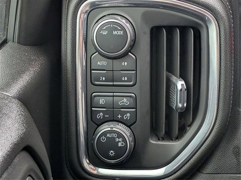 Used 2020 Chevrolet Silverado 1500 RST image 22