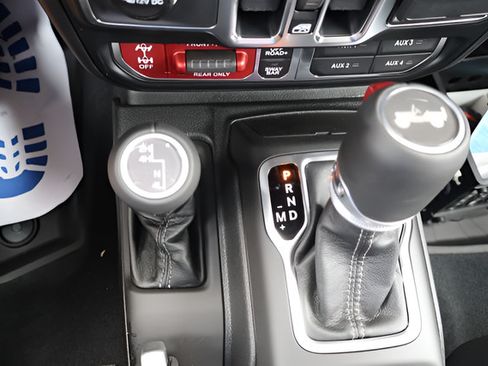 New 2026 Jeep Wrangler Unlimited Rubicon AWD/4WD image 16