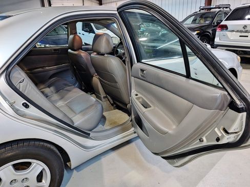 Used 2003 Toyota Camry LE image 24