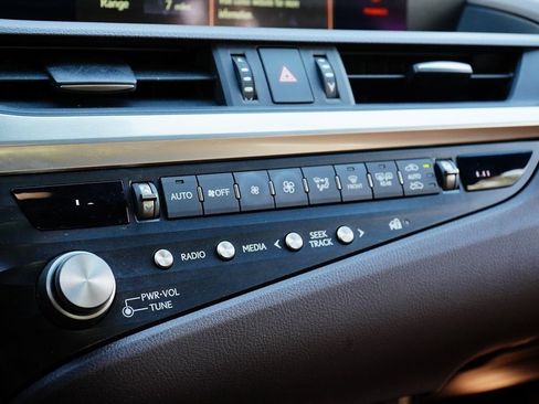 Used 2021 Lexus ES 350 w/ Premium Package image 19