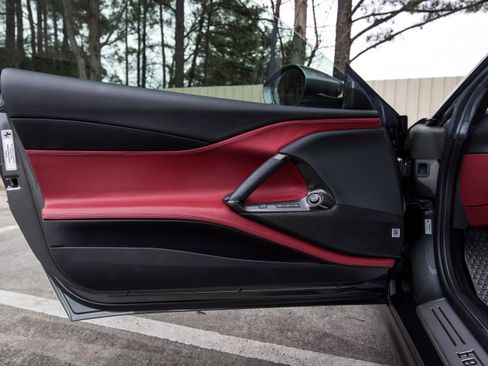 Used 2020 Ferrari 812 Superfast image 21