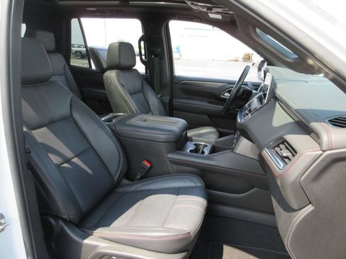 Used 2021 Chevrolet Tahoe RST w/ Luxury Package AWD/4WD image 24