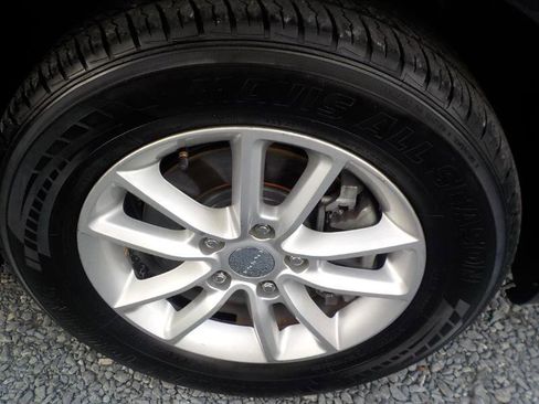 Used 2016 Dodge Grand Caravan SXT image 25