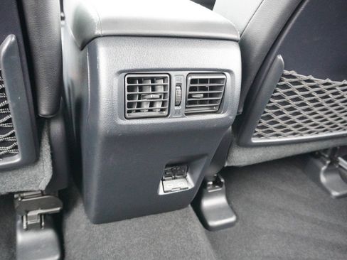 Used 2024 Toyota 4Runner Limited AWD/4WD image 32