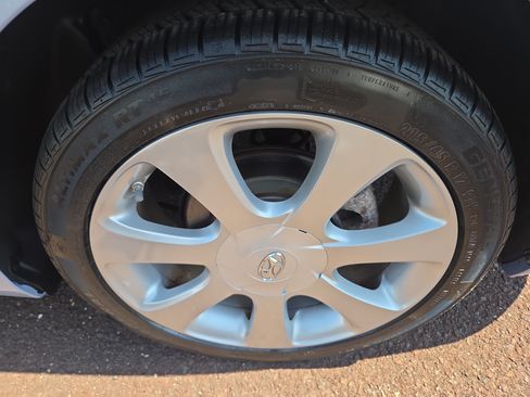 Used 2012 Hyundai Elantra Limited FWD image 11
