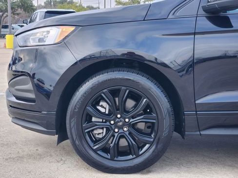 Used 2024 Ford Edge SE w/ Black Appearance Package image 8