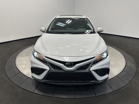 Used 2023 Toyota Camry SE image 2