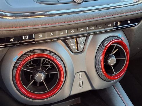 Used 2025 Chevrolet Blazer RS image 8