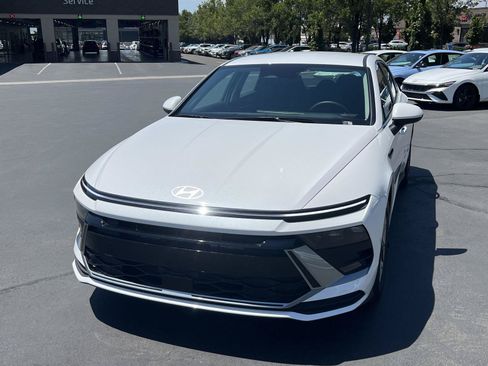 Certified 2026 Hyundai Sonata SE FWD image 2