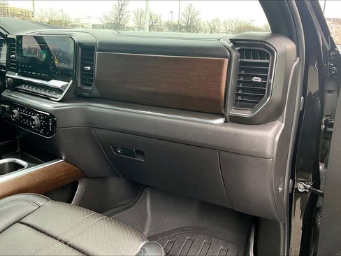 Used 2024 Chevrolet Silverado 1500 High Country w/ Z71 Off-Road Package image 15