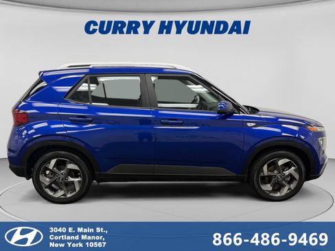 Used 2023 Hyundai Venue Limited FWD image 6