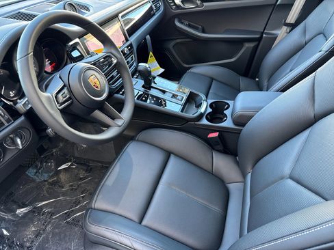 New 2026 Porsche Macan S image 4