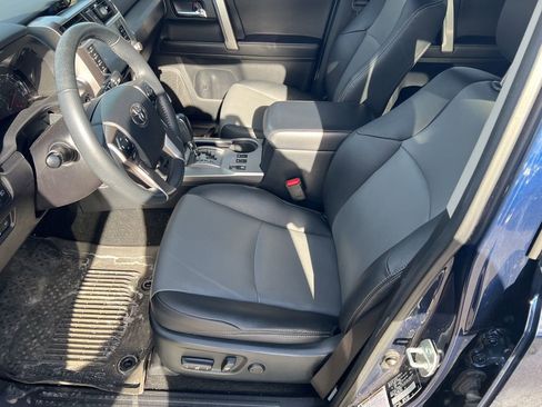 Used 2022 Toyota 4Runner SR5 Premium image 8