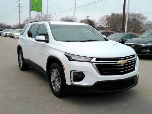 Used 2023 Chevrolet Traverse LT w/ LPO, Cargo Package image 4
