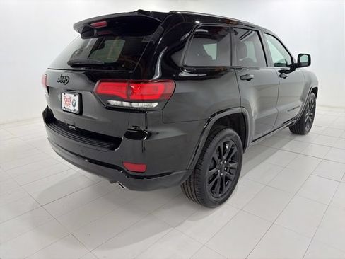Used 2019 Jeep Grand Cherokee Altitude AWD/4WD image 5