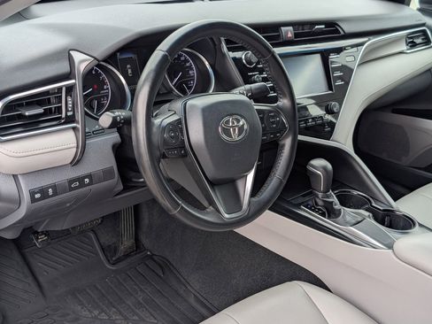 Used 2018 Toyota Camry SE FWD image 14