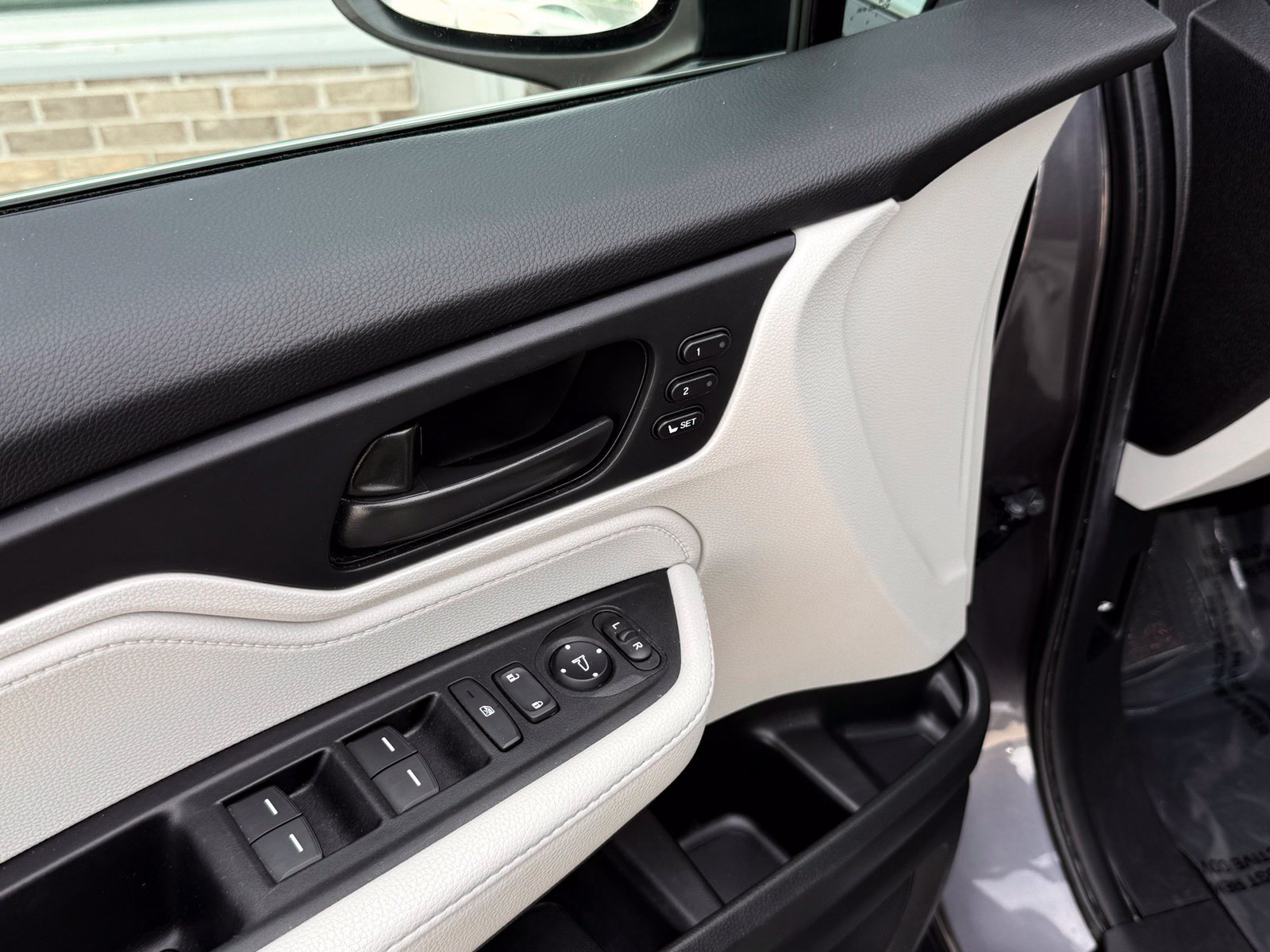 Used 2025 Honda Odyssey EX-L image 13