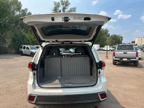 Used 2018 Toyota Highlander Limited Platinum AWD/4WD image 5