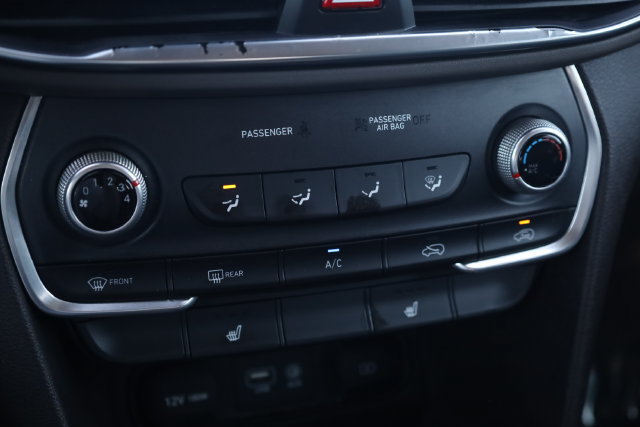 Used 2020 Hyundai Santa Fe SEL FWD image 18