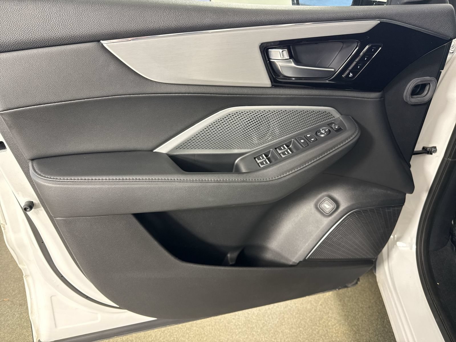 Certified 2025 Acura MDX FWD image 22