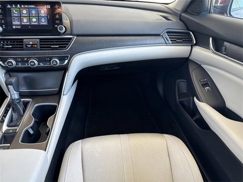 Used 2020 Honda Accord EX image 14