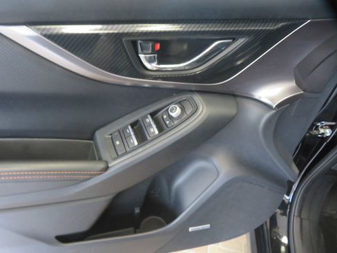 Used 2018 Subaru Crosstrek 2.0i Limited image 14