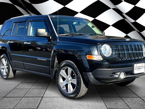 Used 2017 Jeep Patriot High Altitude image 11