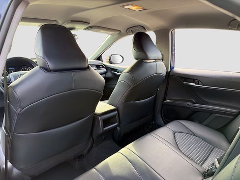 Used 2024 Toyota Camry SE image 6