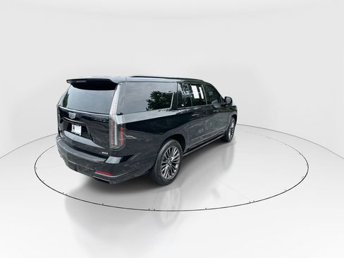 Used 2025 Cadillac Escalade ESV Sport Platinum AWD/4WD image 8