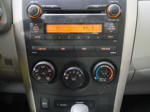 Used 2010 Toyota Corolla LE image 26