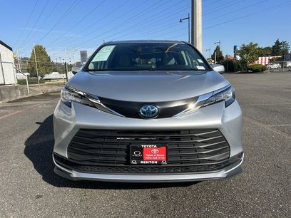 Certified 2023 Toyota Sienna LE