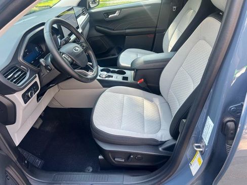 Used 2023 Ford Escape Active w/ Tech Pack #2 AWD/4WD image 9